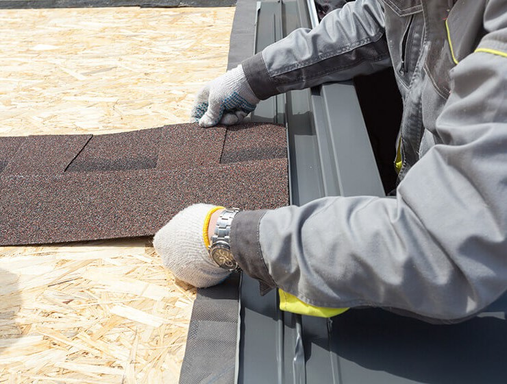 Asphalt roof replacement contractor